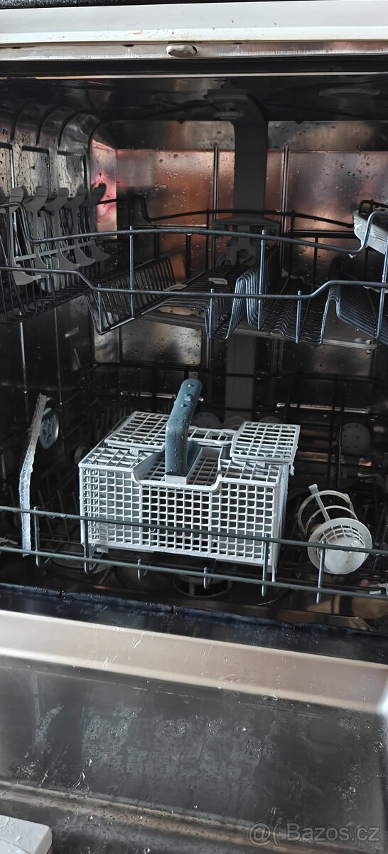 Whirlpool ADP 4738 - 2