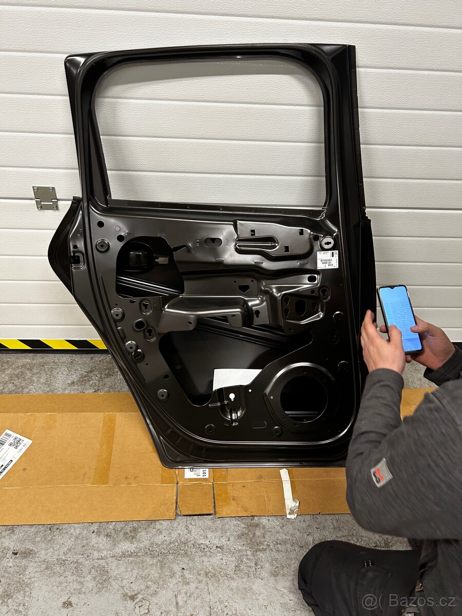 Peugeot 3003 zadní levé dveře - 2