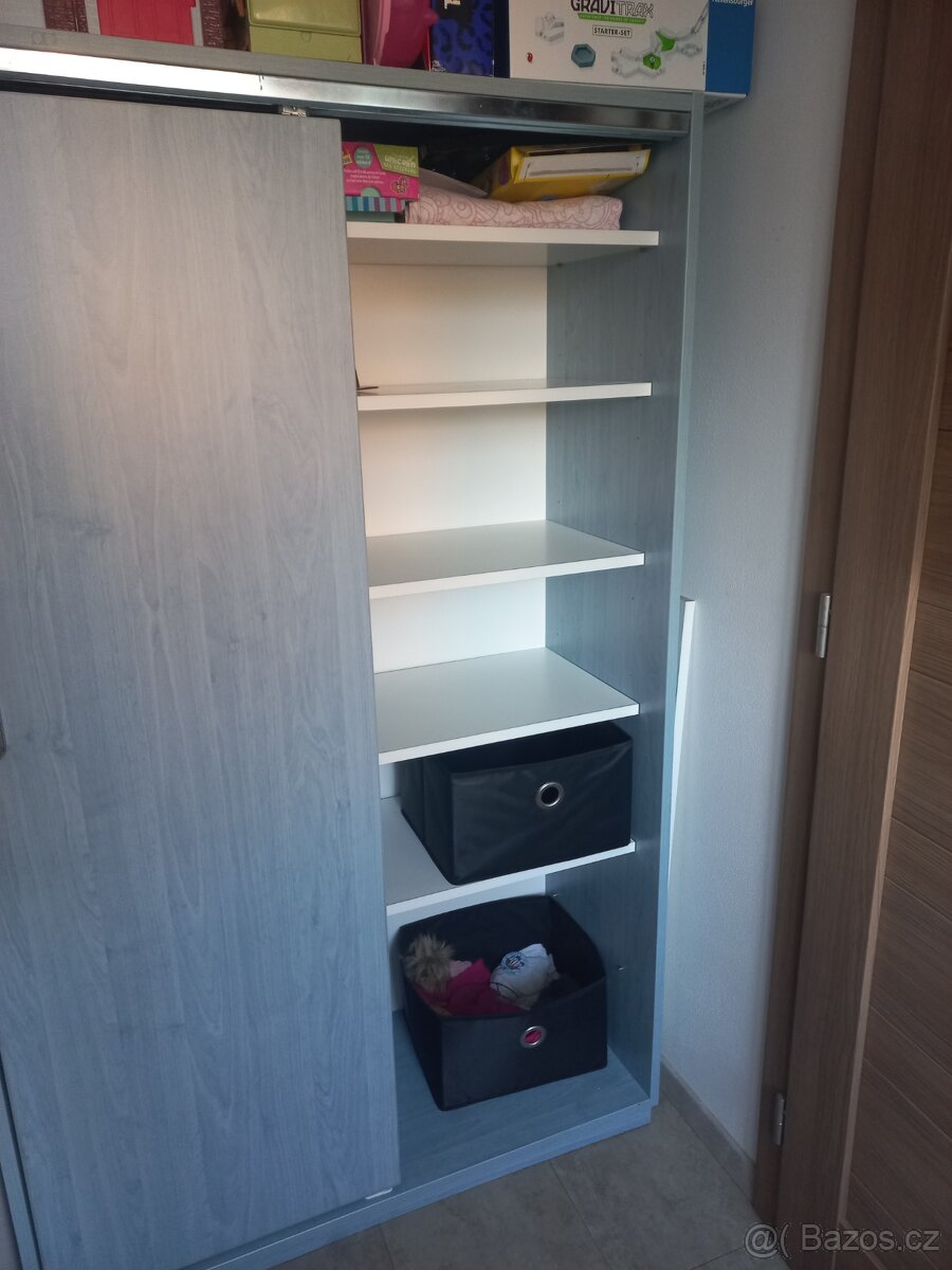 Šatní skříň - 2