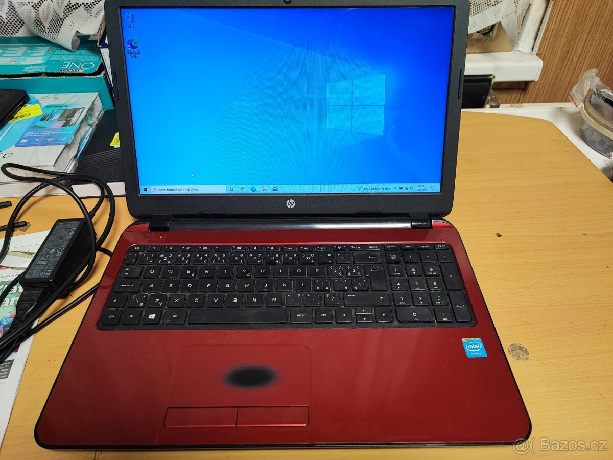 HP 15-r162nc Flyer Red - 500GB/4GB - 2