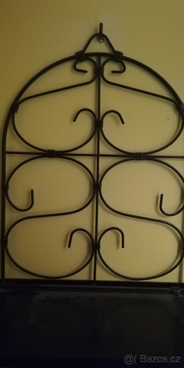 Prodej závěsné poličky - 2