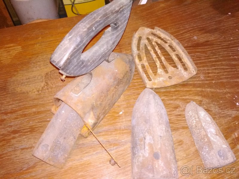 starožitná žehlička - 2