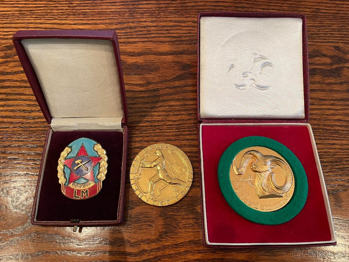 Medaile a placky - 2