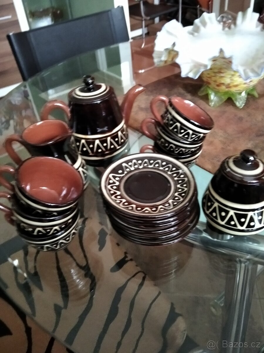 KOMPLETNÍ KERAMICKÁ LIDOVÁ SOUPRAVA. - 2
