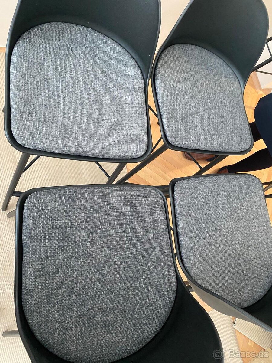 Prodám středně vysoké barové židle - 2