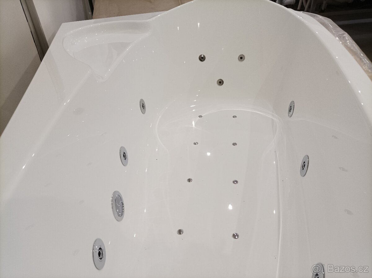 NOVÁ hydromasážní polorohová vana SELENA - 2