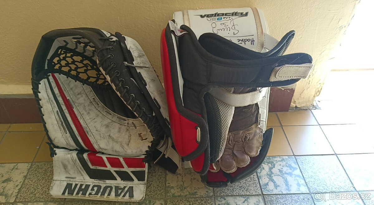 lapačka a vyrážečka VAUGHN - 2