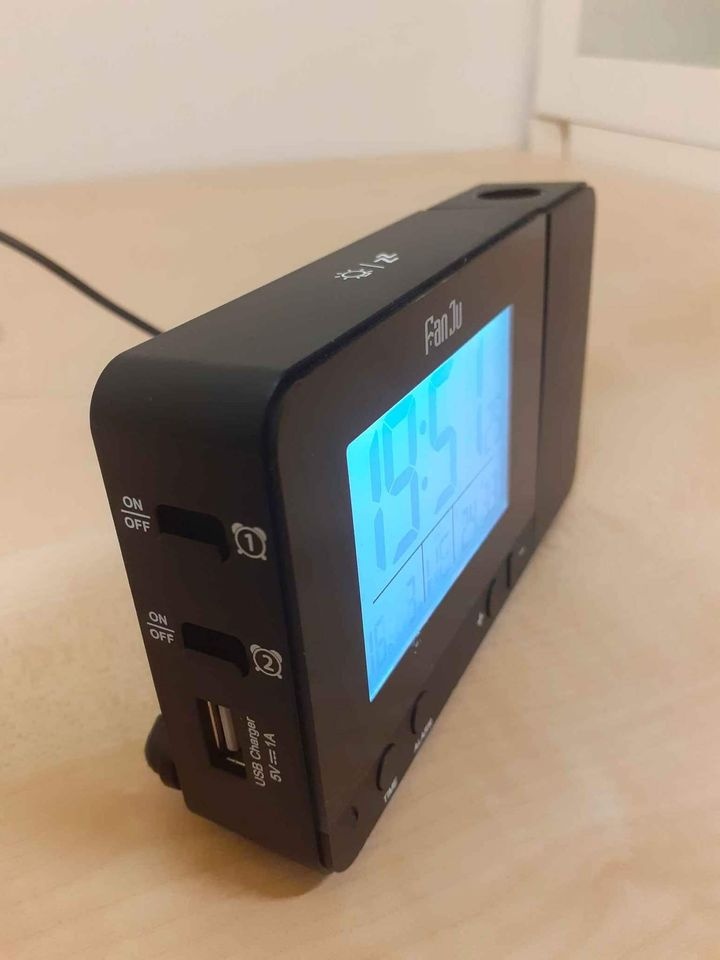 Digitální hodiny s budíkem - 2