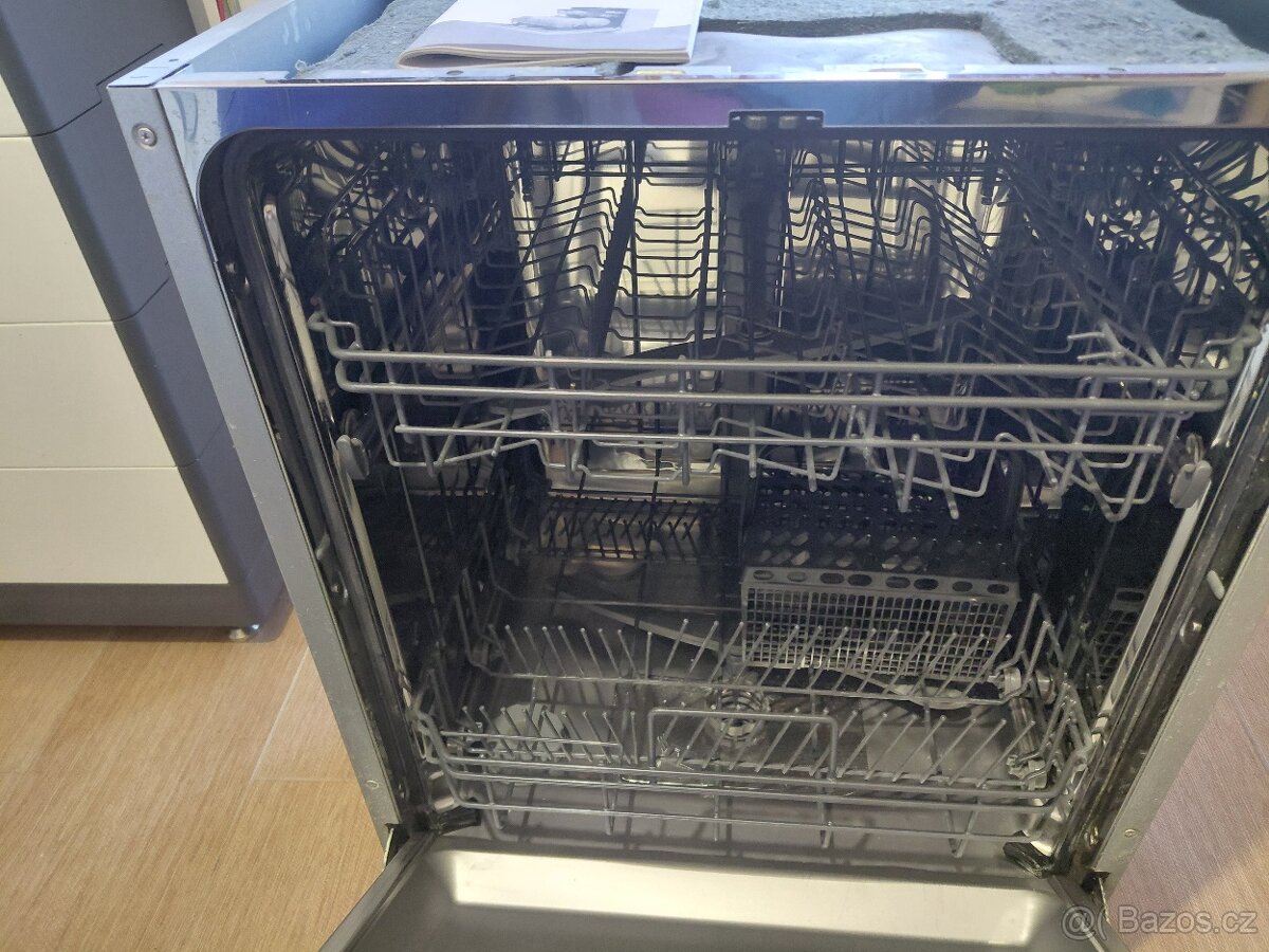 Myčka MORA VM 633X - 2