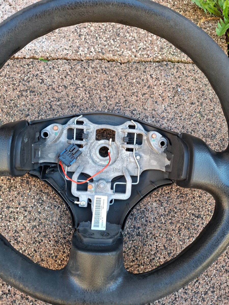 PEUGEOT 206 -- AIRBAG + VOLANT - 2