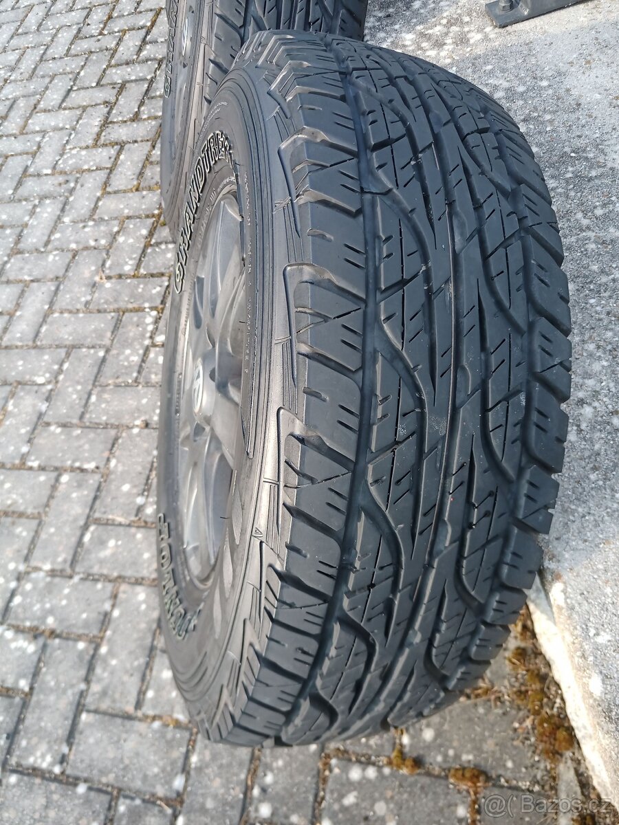 VW AMAROK - sada kol + celoroční pneu - 2