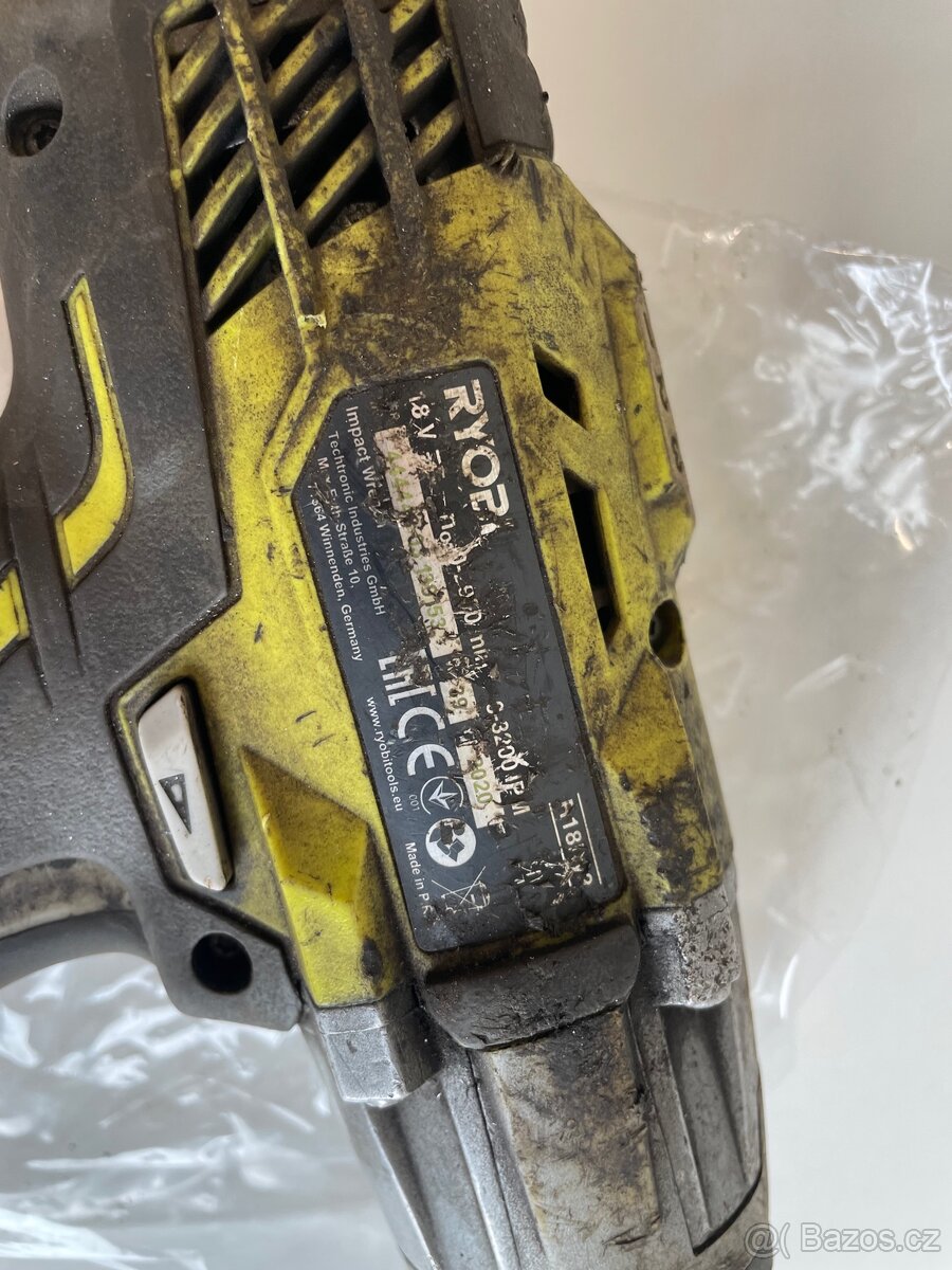 rázový utahovák Ryobi R18IW3 - 2