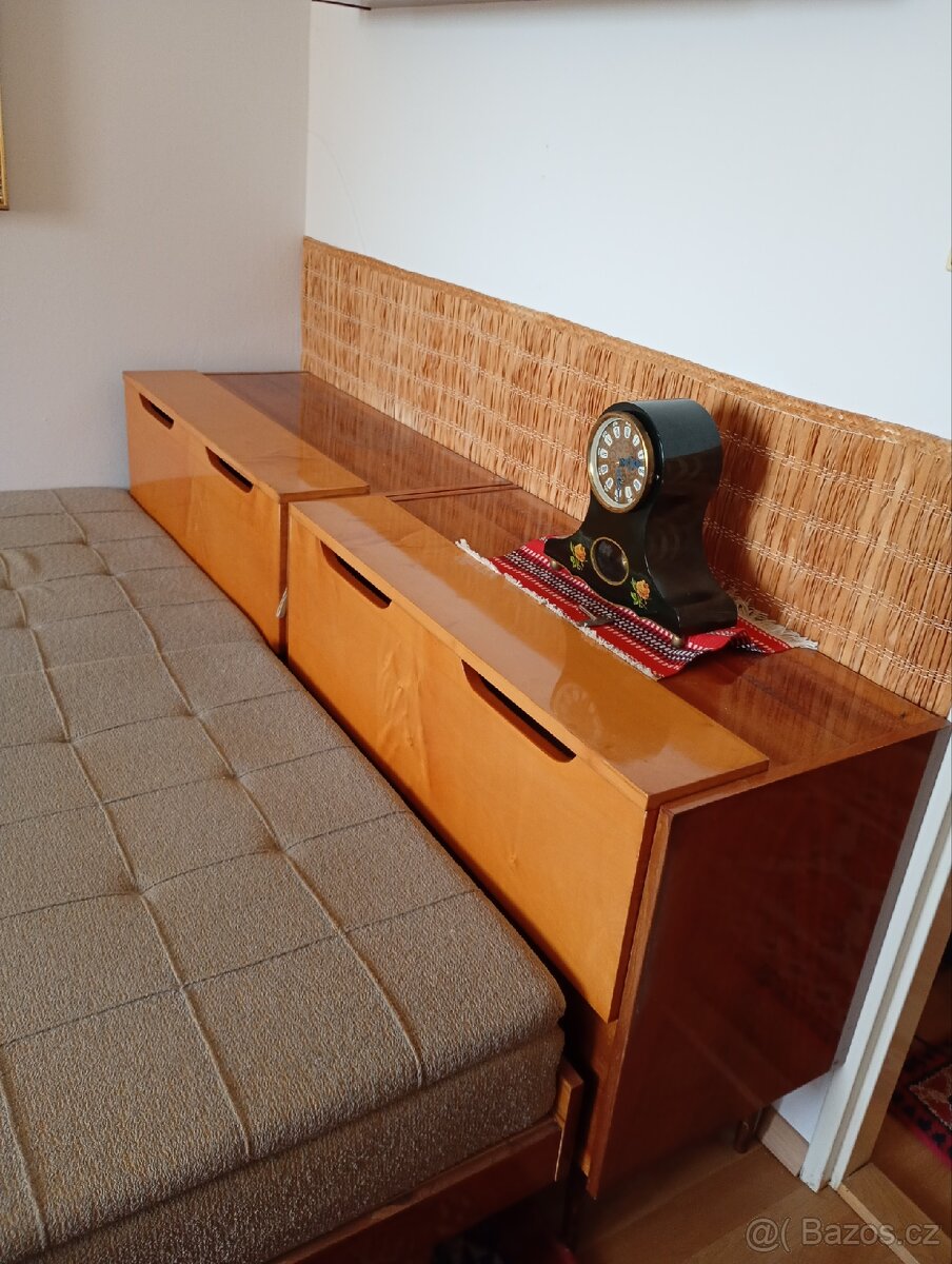 Peřináce a polička - 2