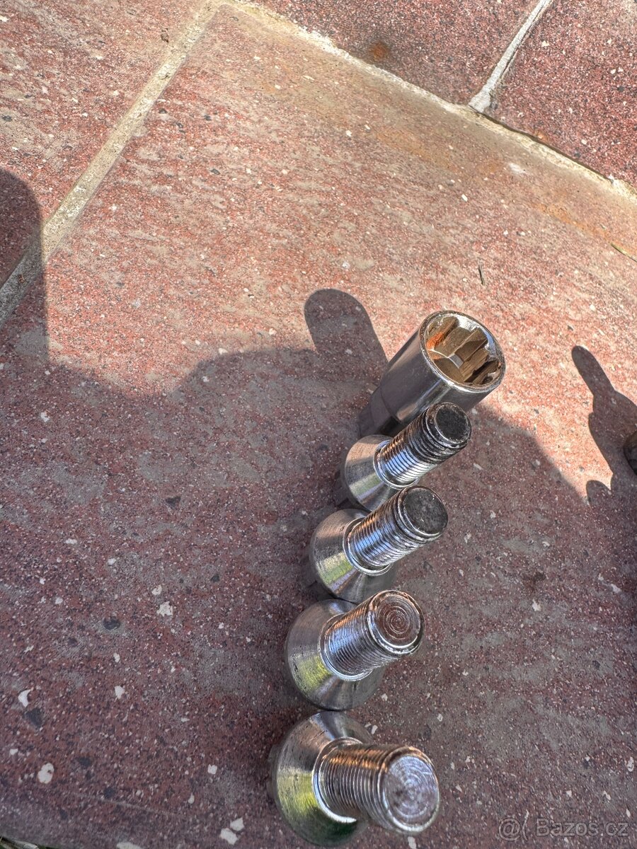 Matice ford 16 ks sada - 2