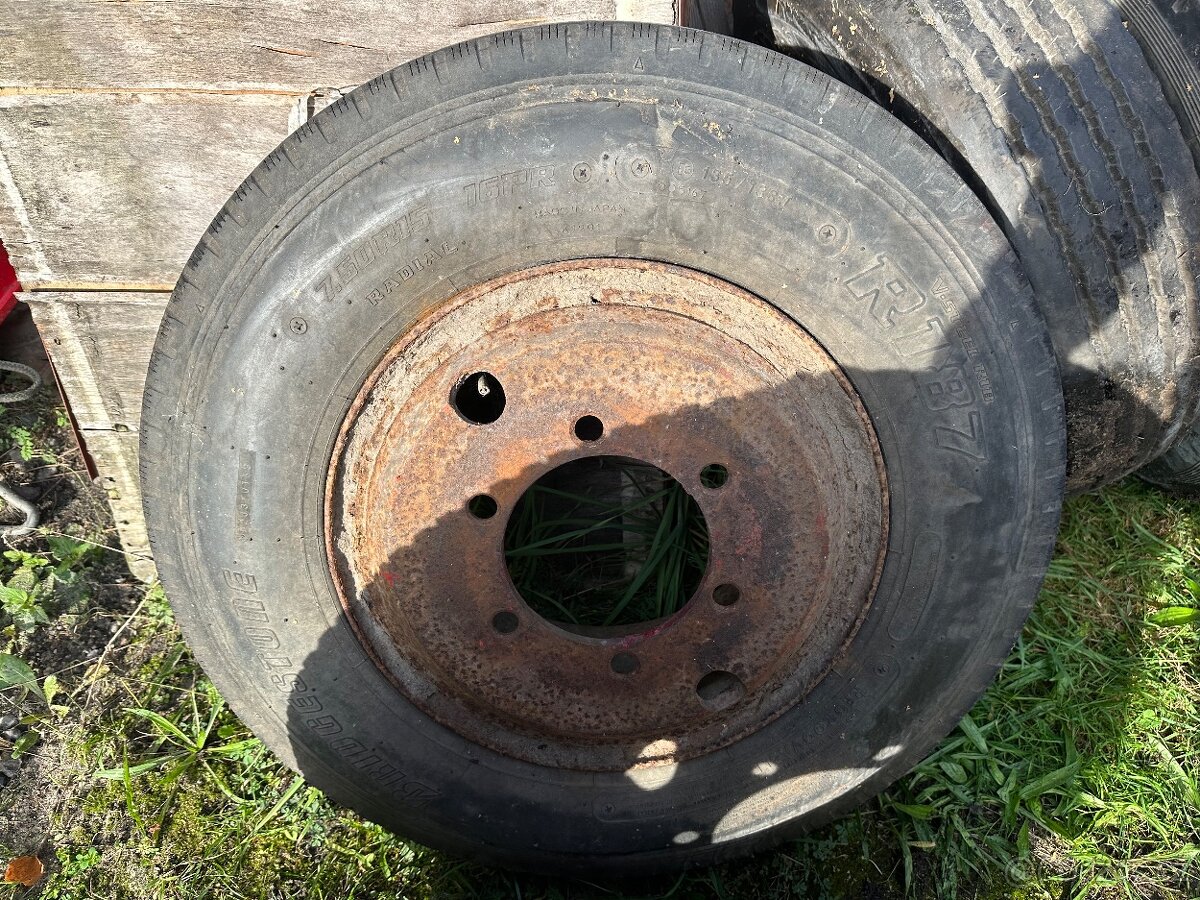 Pneu 7.50R15 - 2