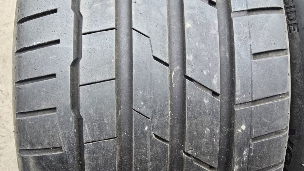 Letní pneumatiky 235/40/19 Hankook - 2