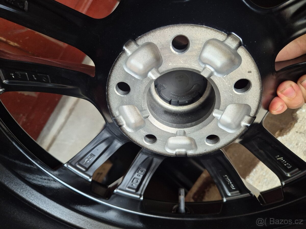 5x114,3 r19 235/50 R19 99V - 2