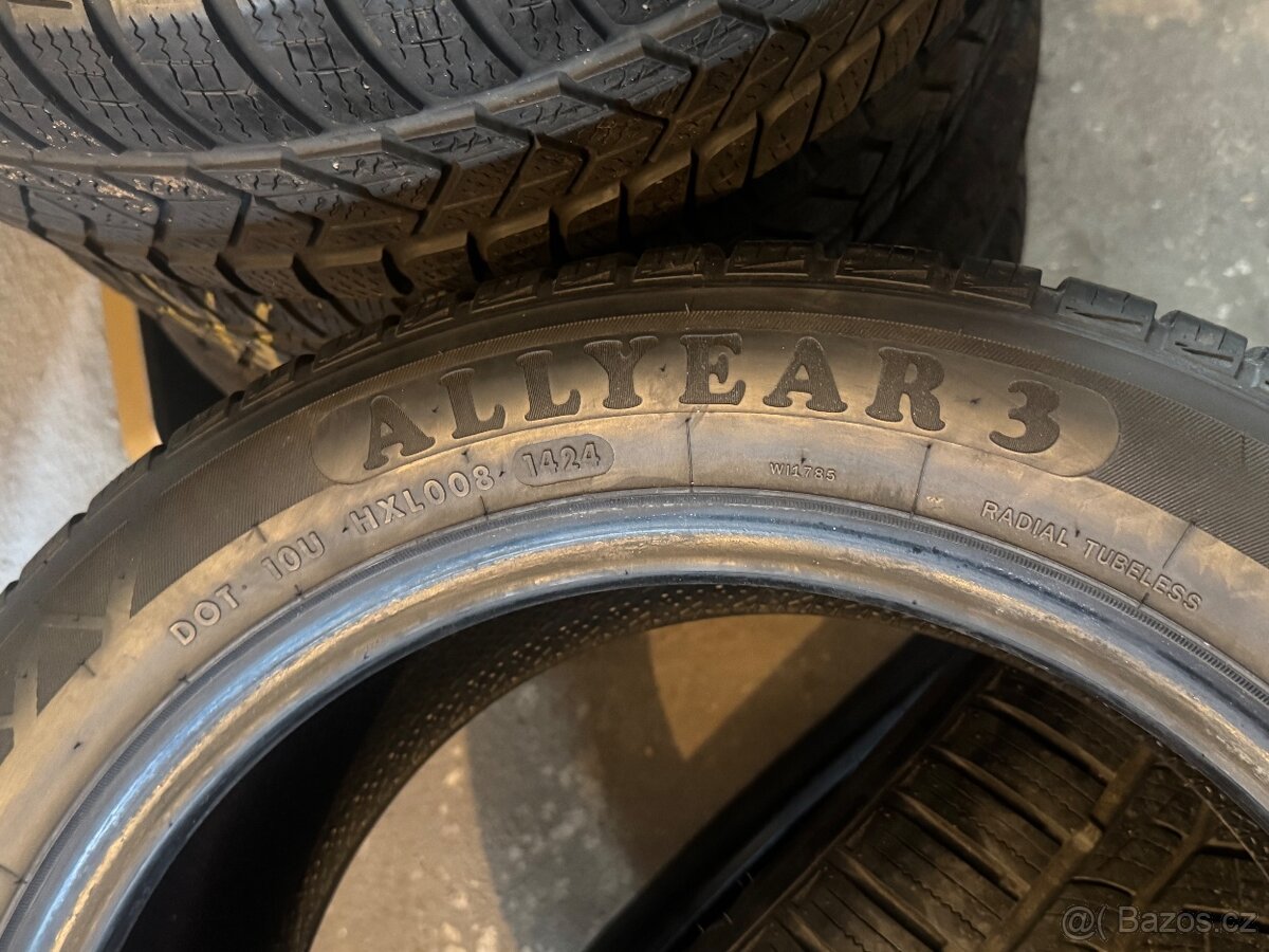 215/55R17 - 2