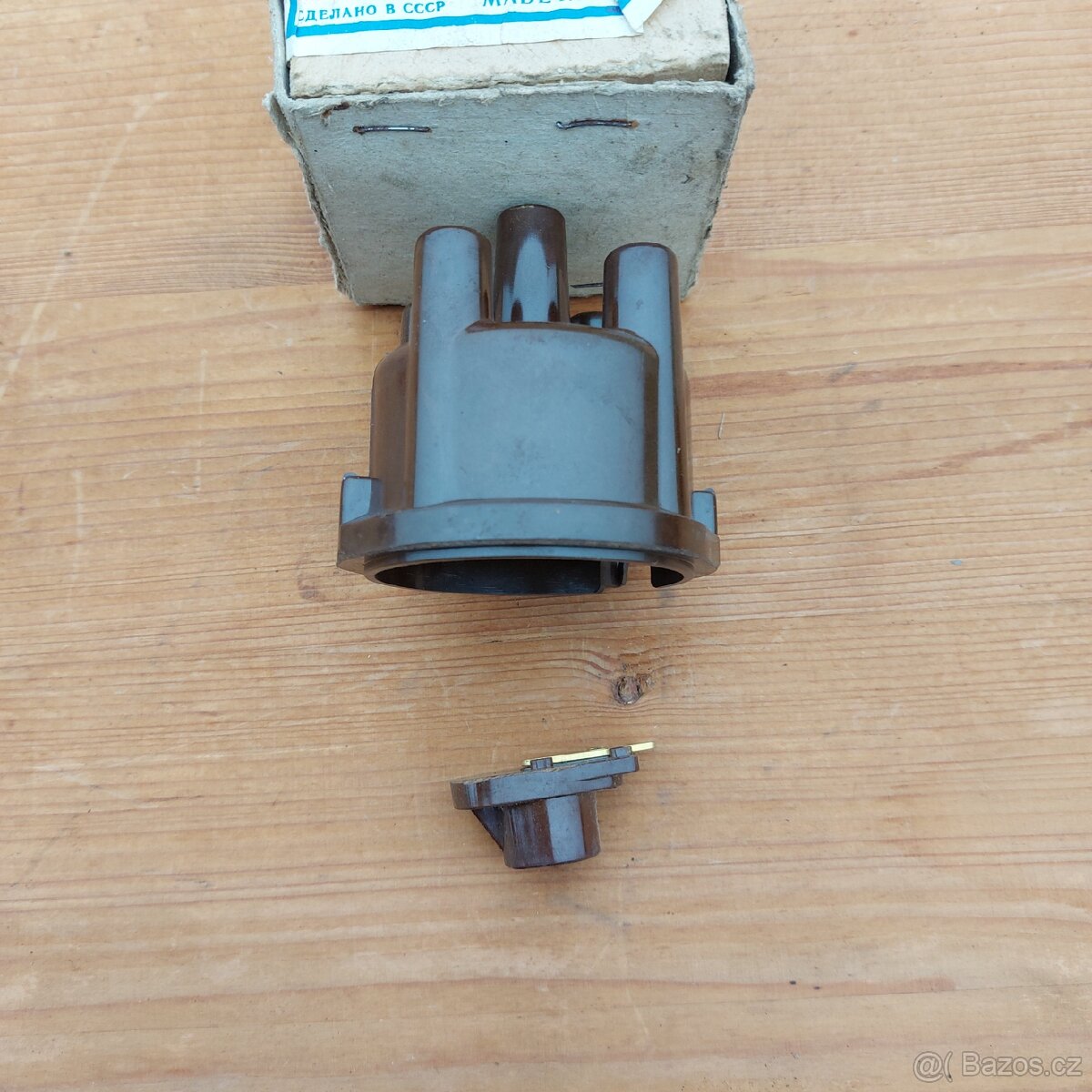 Moskvič víčko a palec rozdělovače. - 2