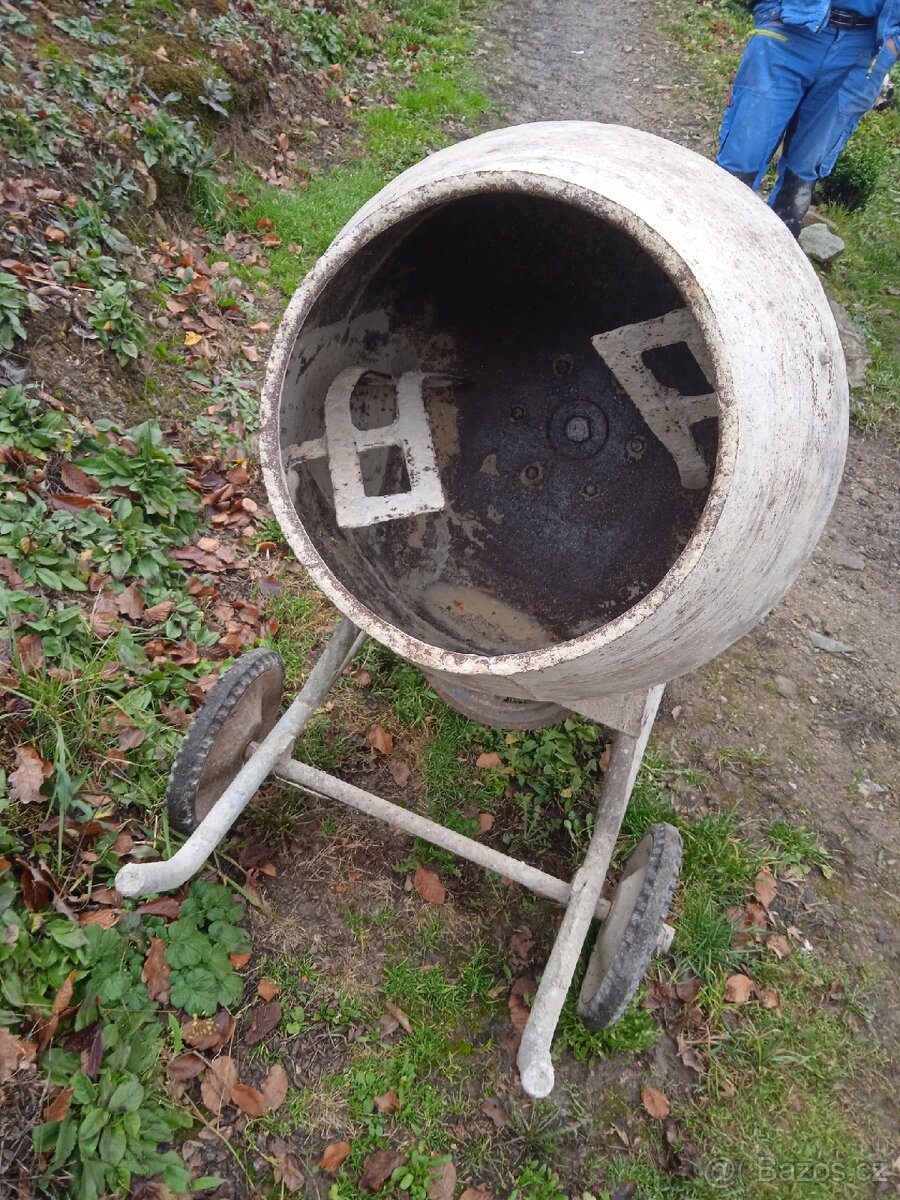 Stavební míchačka - 2