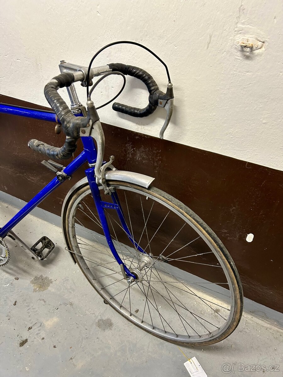 Silniční Kolo bicykl favorit - 2