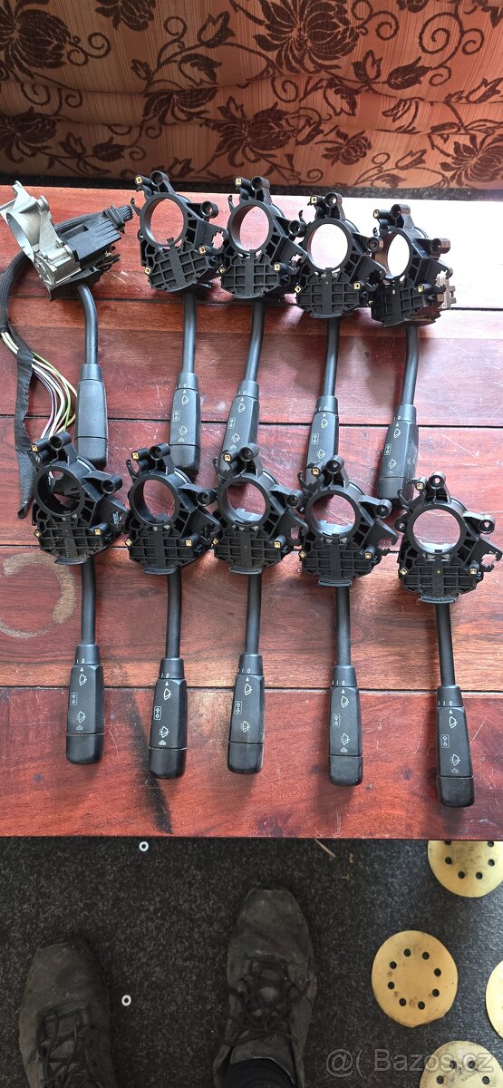 Mercedes-Benz Vito W639: páčka blinkrů - 2