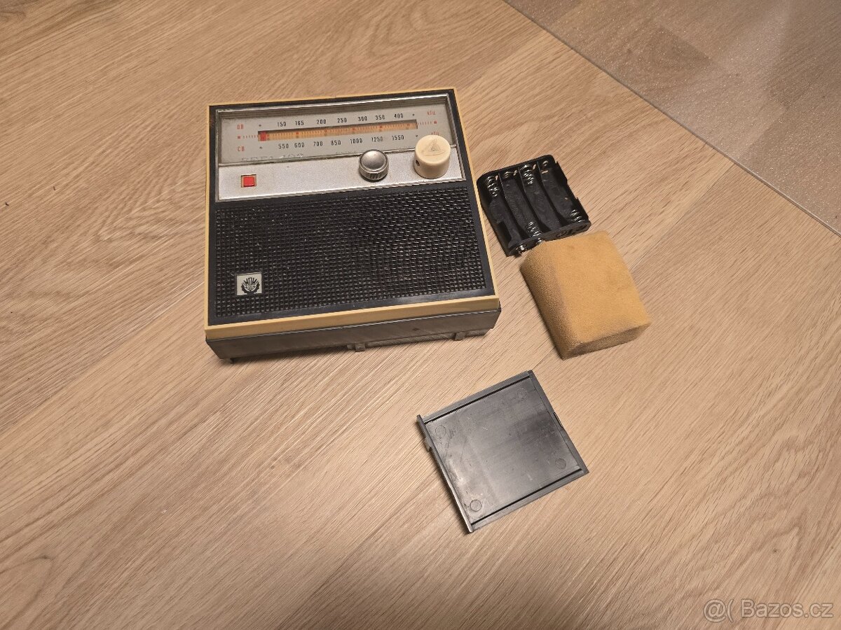 Tranzistorové rádio VEGA 402 (SSSR) - 2