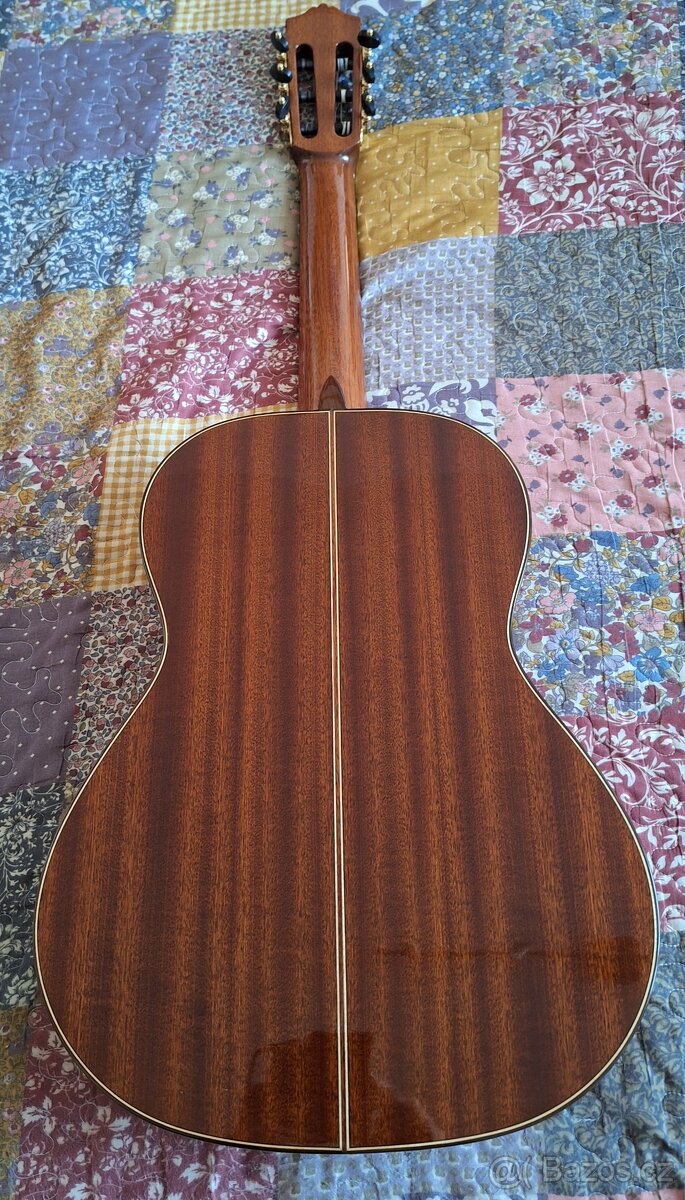 Celomasivní 4/4 klasická kytara Martinez MCG-118S - 2