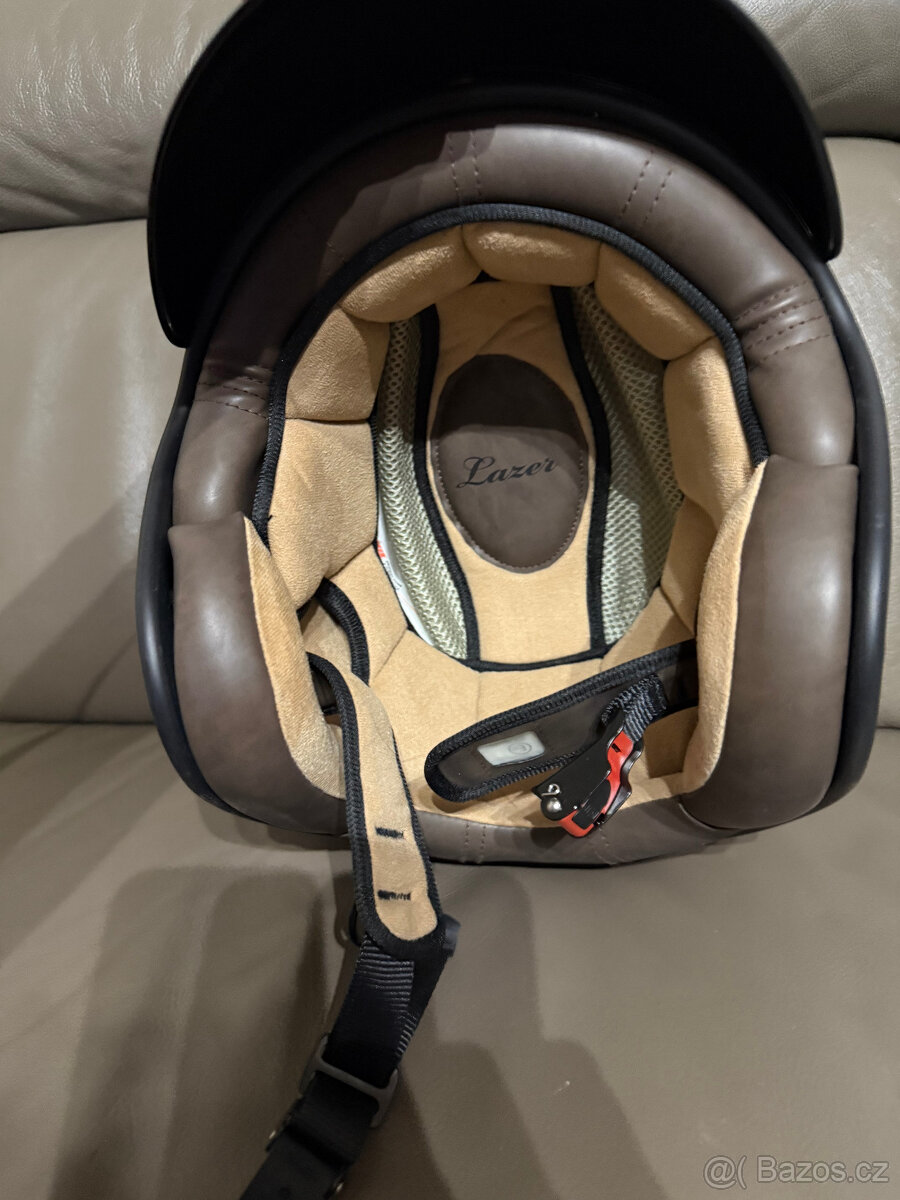 NOVÁ PŘILBA LAZER - 2