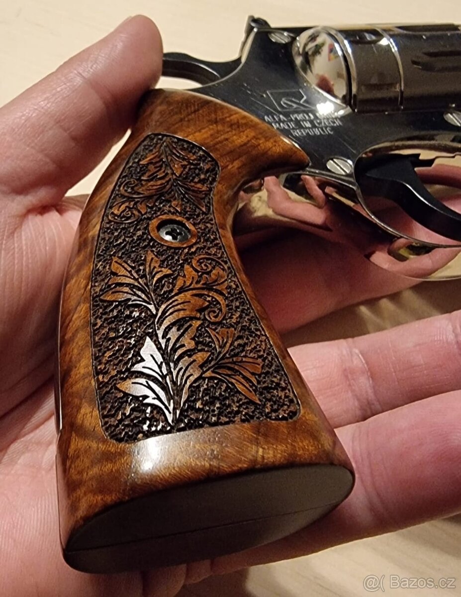 revolver flobertka Alfa Brno chrom a dřevo 6mm - 2