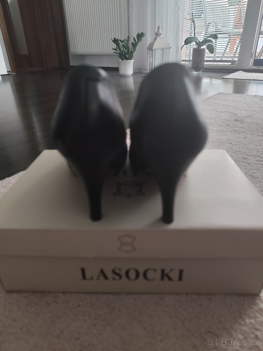 Černé lodičky Lasičky vel.38 - 2