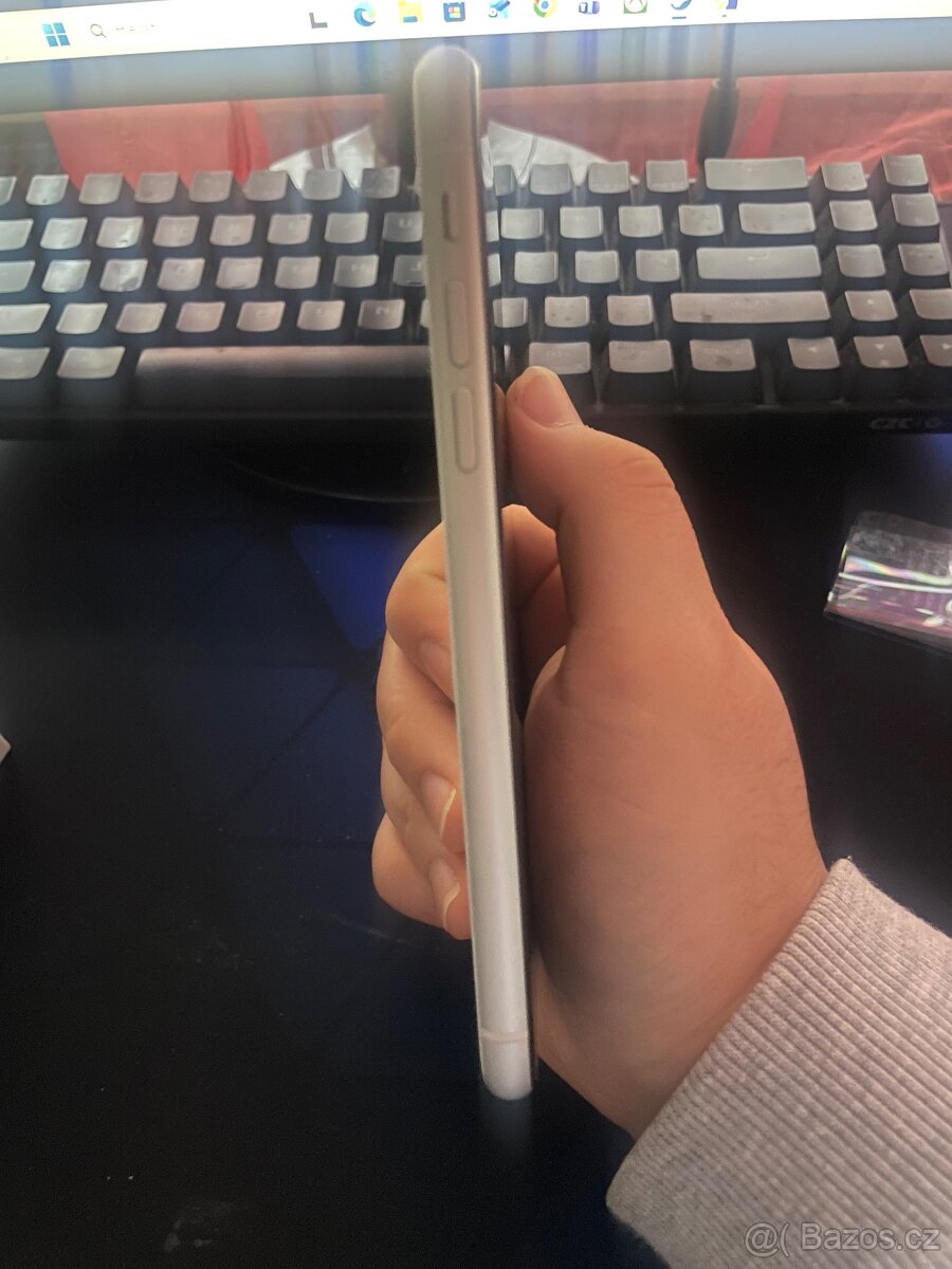 prodam iPhone XR 64 gb - 2