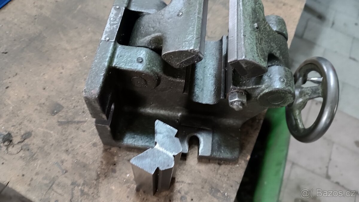 Prizmatický svěrák 100mm - 2