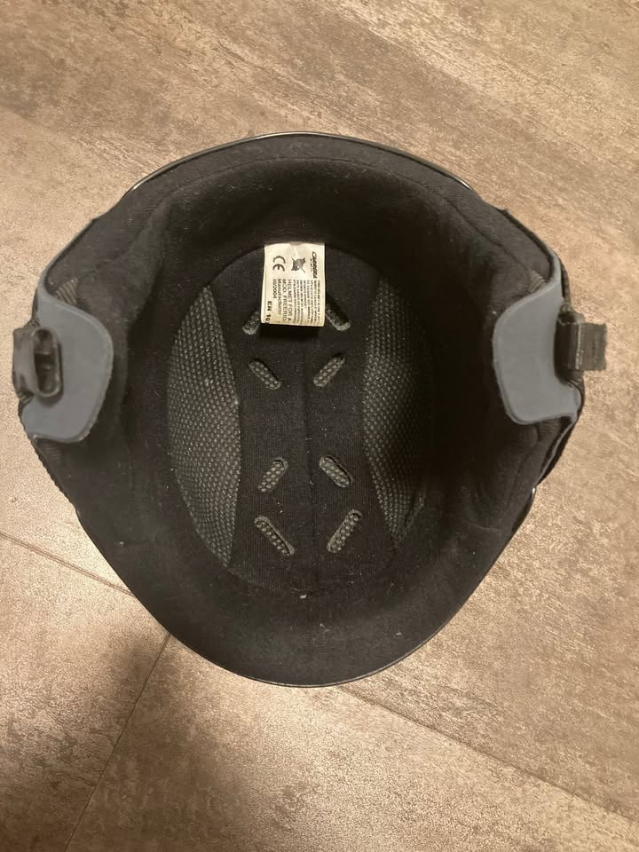 Lyžařská/Snowboardová helma Carrera - 2