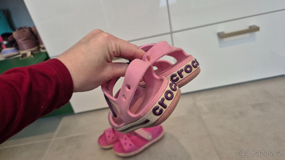 Crocs sandale 2 ks, oboje za 300,- - 2