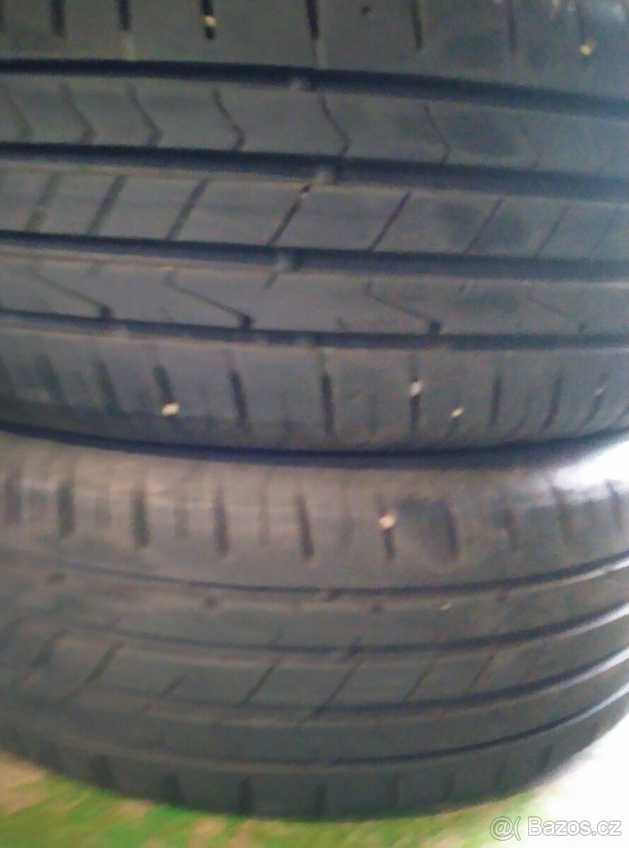 215/65/17 hankook vzorek 5mm-6,5mm dot24 - 2