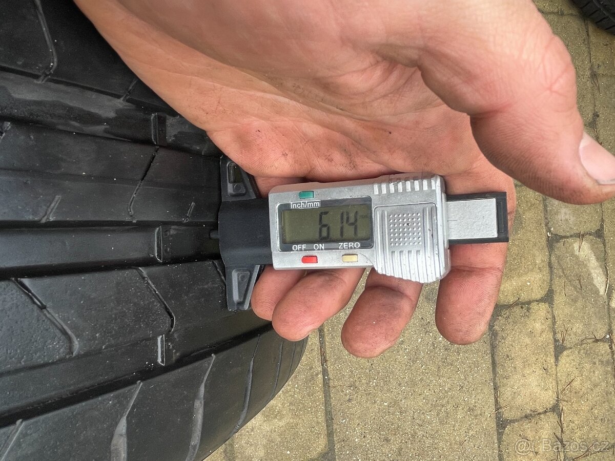 Dvě letní pneu 245/45/19 Pirelli - 2