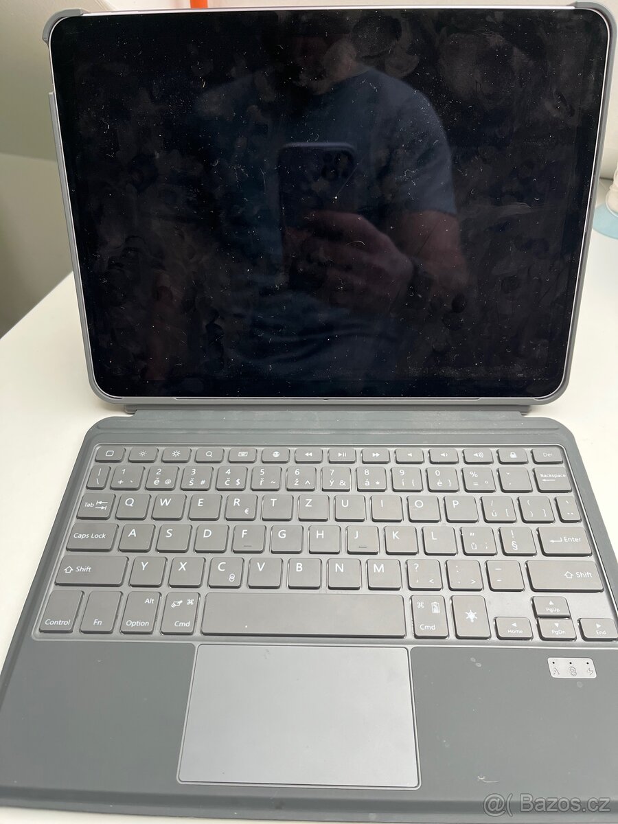 Epico podsvícená klávesnice s pouzdrem - 2