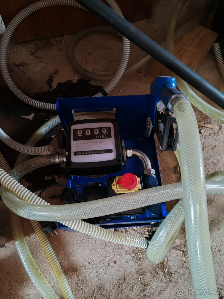 Nádrž na naftu s výdejním zařízením - 2