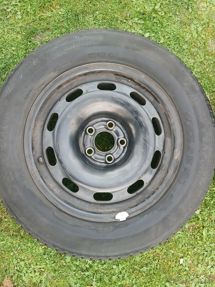 Letni pneu na diskách 195/65 R15, vzorek 8mm - 2