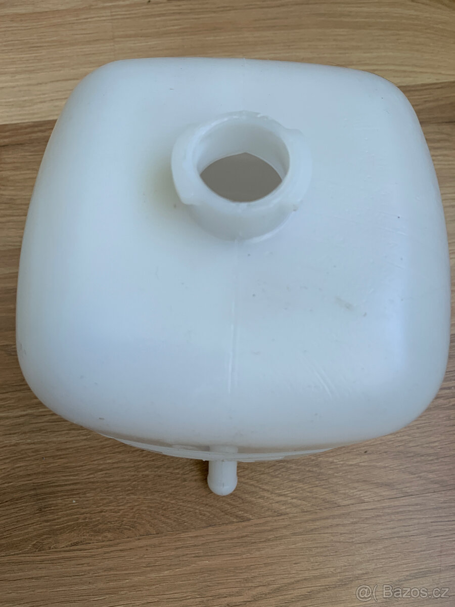 Expanzní nádobka chladicí kapaliny VAZ 2101-07, LADA. - 2