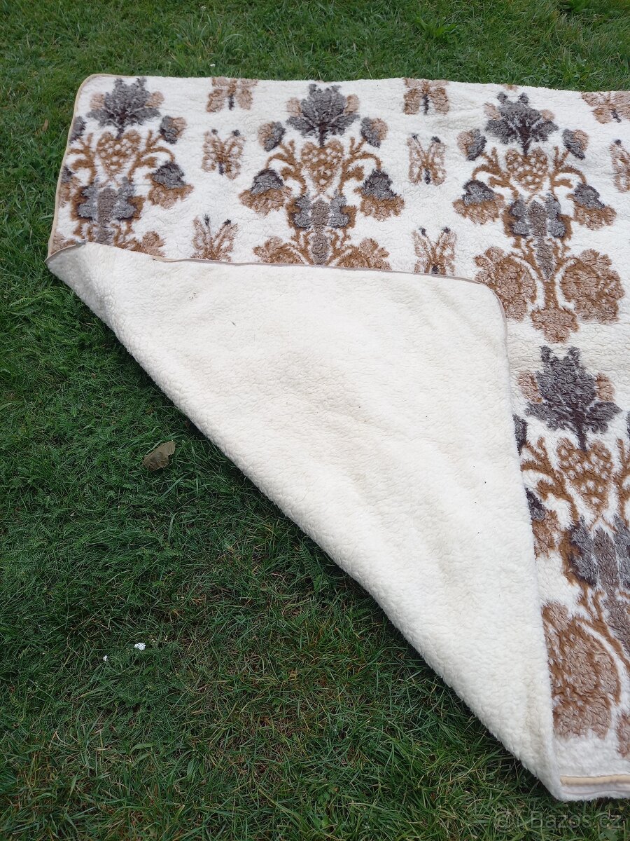 Přikrývka, podložka a polštář z ovčí vlny Merino - 2