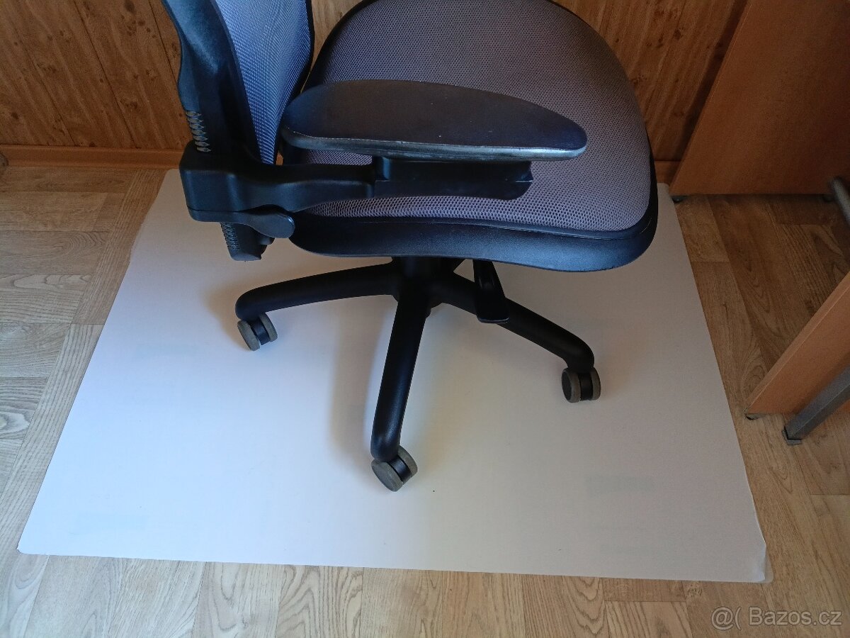 PODLOŽKA ochranná POLYKARBONÁTOVÁ pod křeslo a židle - 2