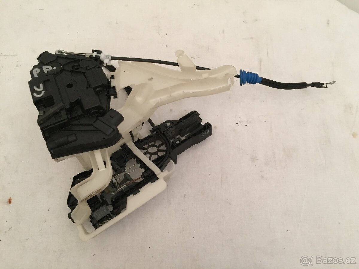 VW PASSAT CC 2008-2016 -PRAVÝ PŘEDNÍ, LEVÝ ZADNÍ ZÁMEK DVEŘÍ - 2