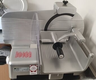 Nářezový stroj Manconi Kolossal 300 VK VE - 2