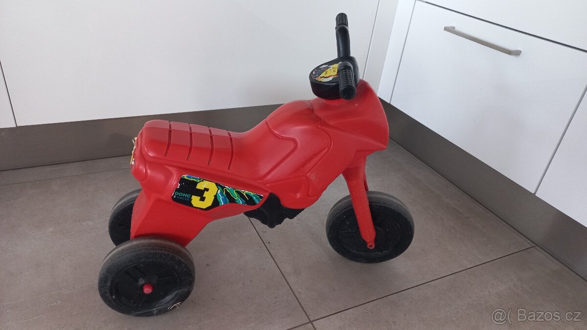 Odrážedlo červené - 2