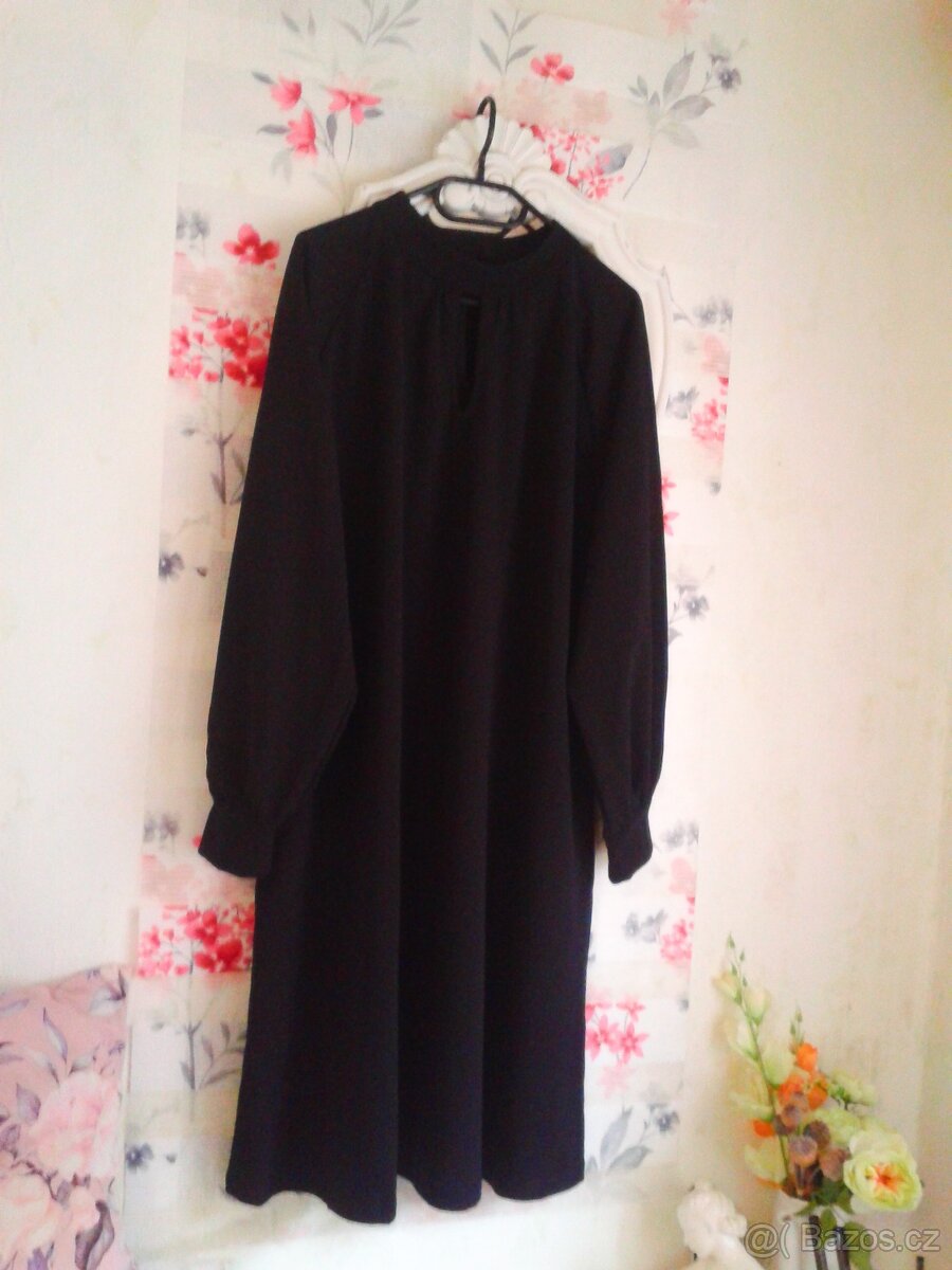 Elegantní černé šaty 48/52 - 2