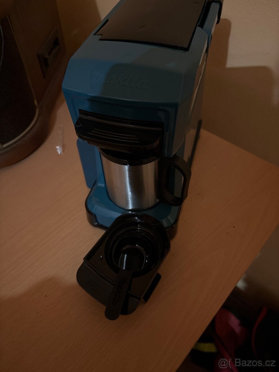 Kávovar makita - 2