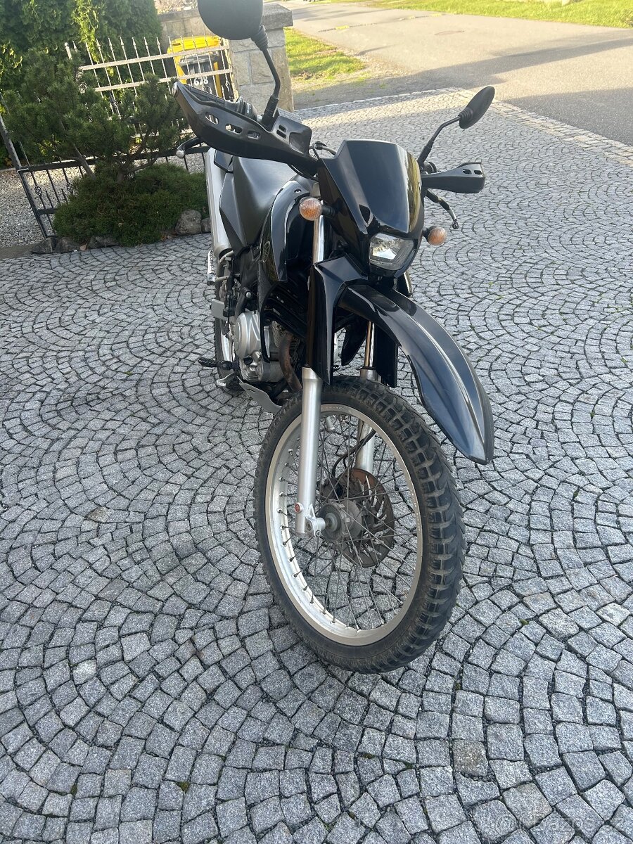 Enduro Yamaha xt 125R - 2