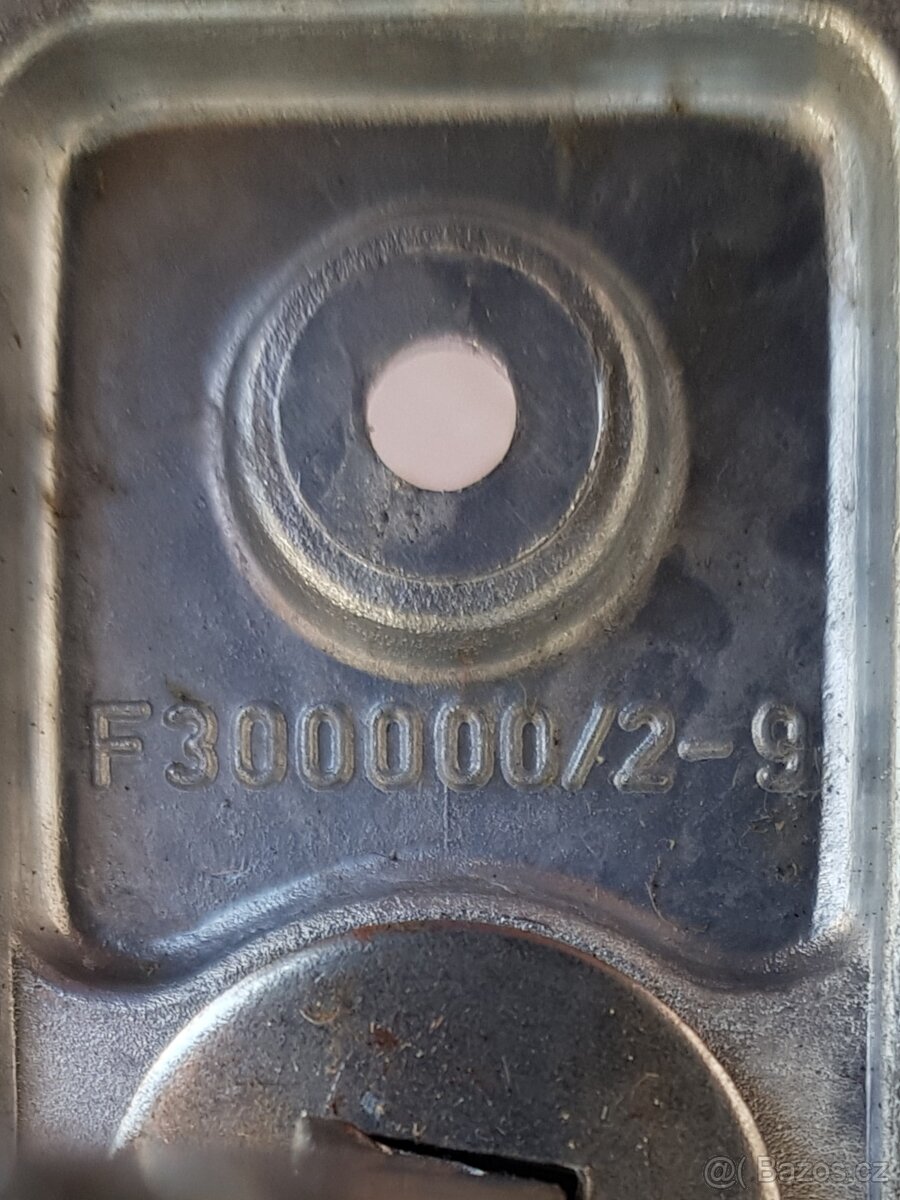 Cihly do betonu , železobetonový sloup, balík IPA - 2